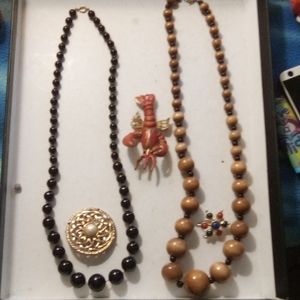 Vintage Lot of Brooches & Bead Necklaces